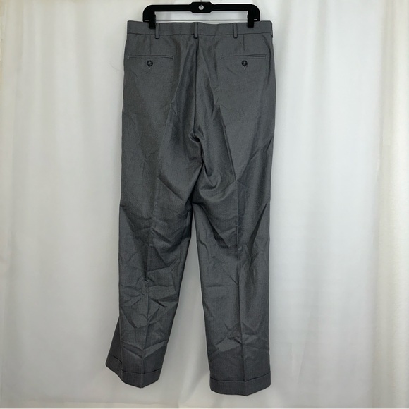 Men’s Dockers Gray Cuffed Slacks Size 34 x 32 - Picture 4 of 5